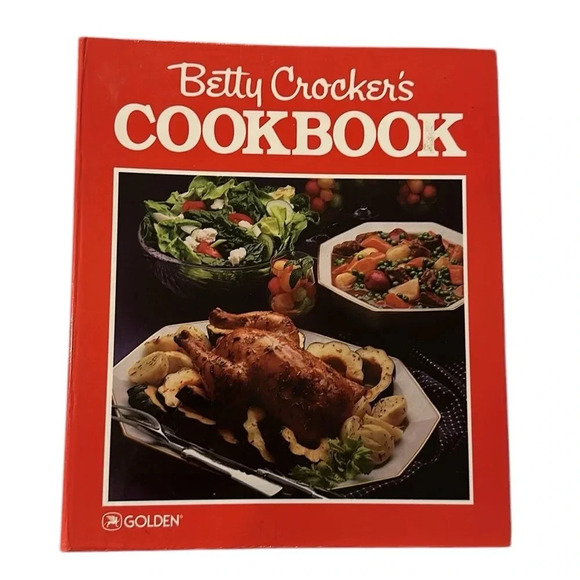Vintage 1986 Betty Crocker Ring Bound Hardcover Cookbook Golden Press Kitchen - Picture 1 of 9
